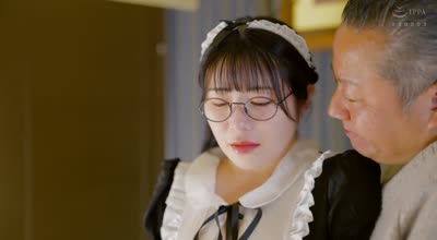 REAL-922絕對服從三名聽話的性愛女僕經過無理的雞巴訓練后